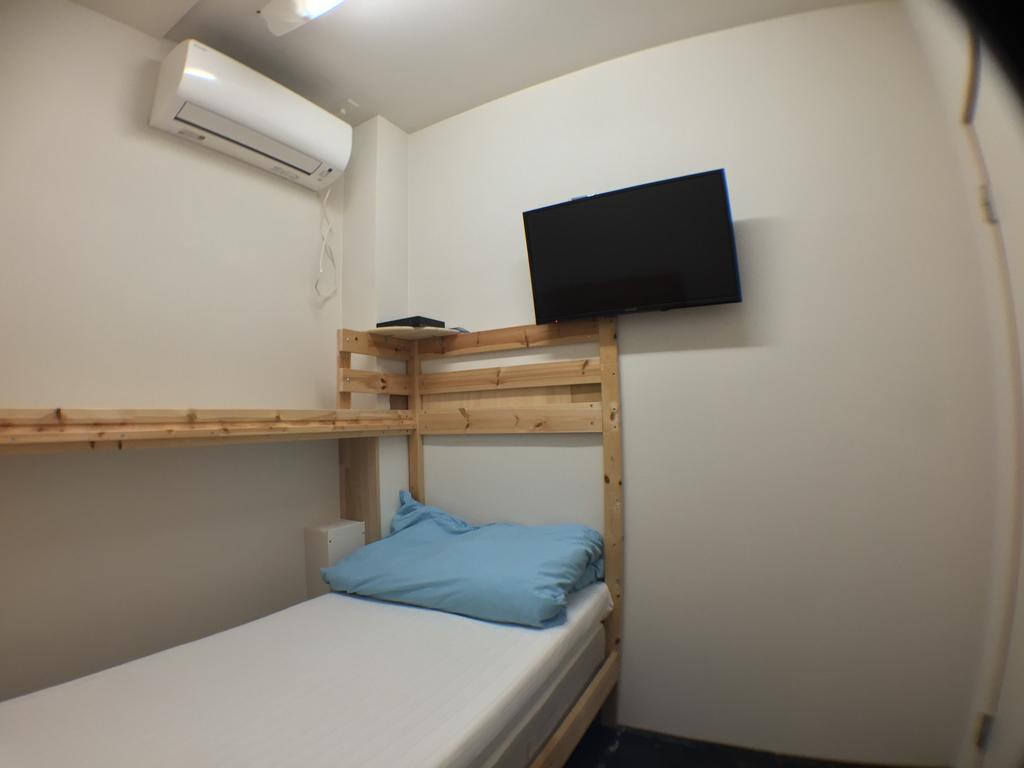 Daikoku Hostel Осака Экстерьер фото