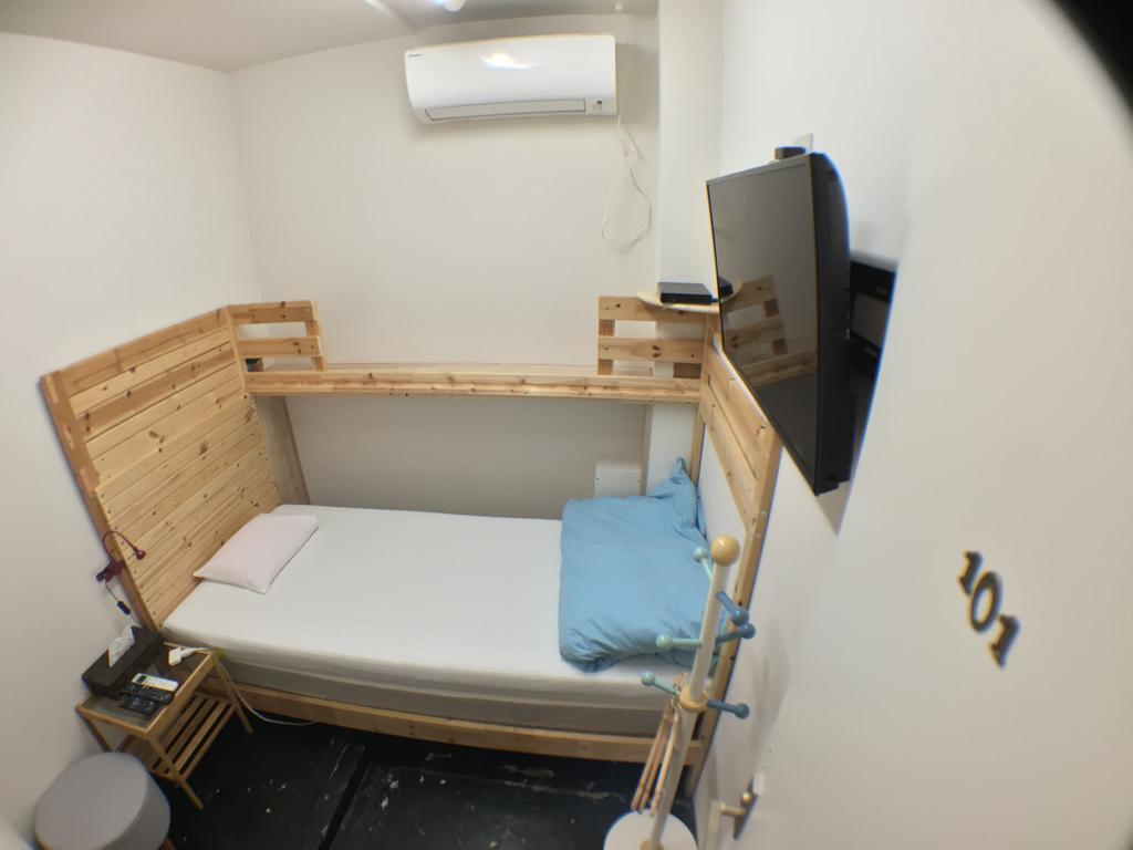 Daikoku Hostel Осака Экстерьер фото